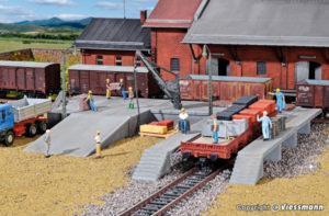 Quai de chargement de marchandise avec grue - KIBRI 38620