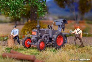 Tracteur ancien - échelle HO - KIBRI 12255