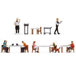 Figurines au restaurant - échelle HO - NOCH 16246